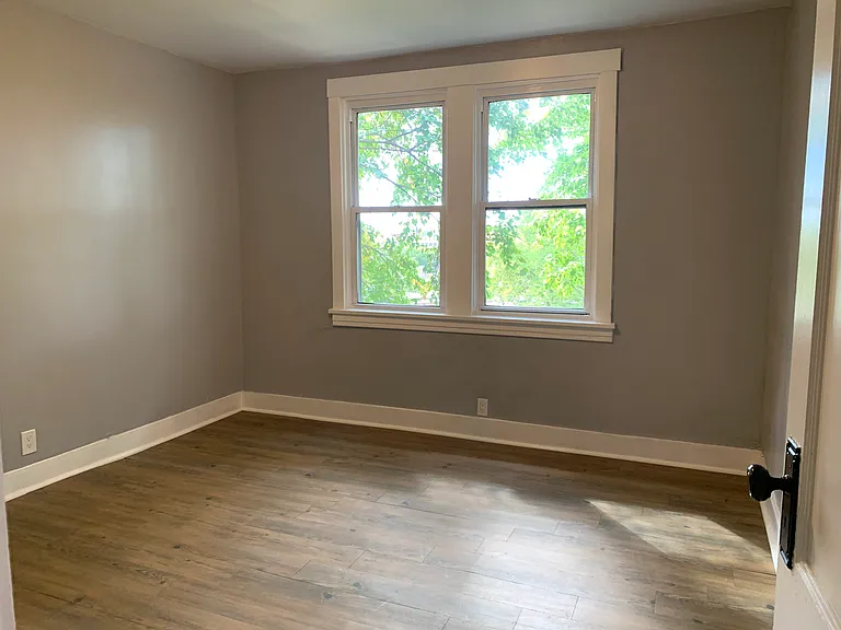 604 Haverhill St — Photo 9