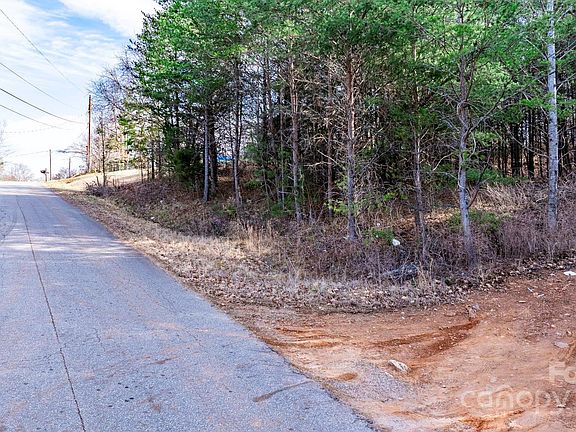 2nd image of 2365 6th Street Ct SE