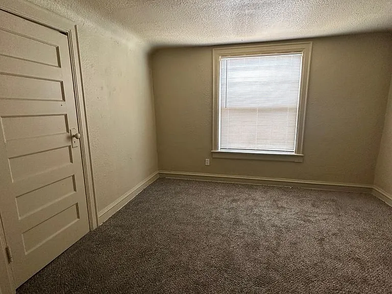 4405 Norledge Ave — Photo 7