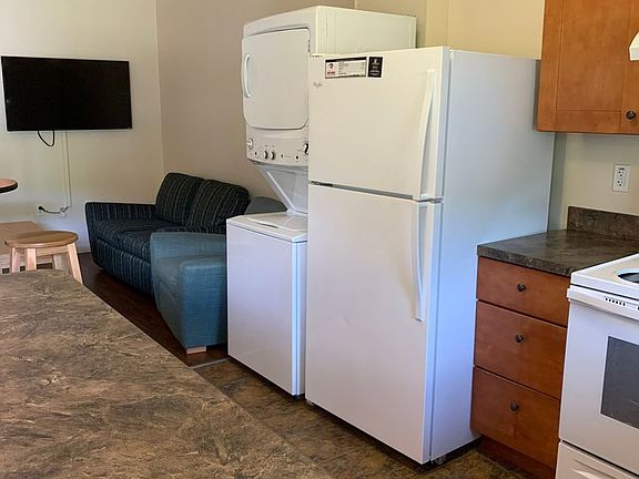 4th image of 3 Country Club Rd