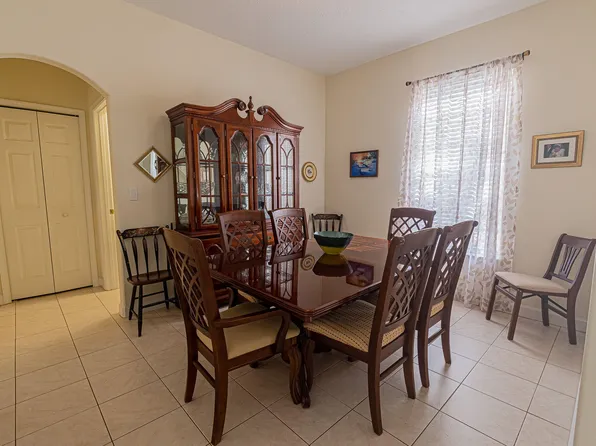 2742 SW Slade Place, Port St Lucie, FL 34953