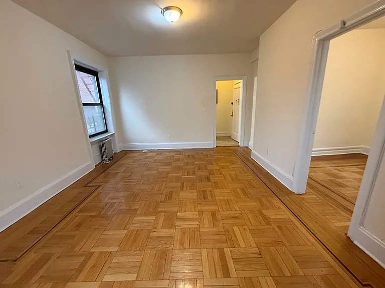 214 E Mosholu Pkwy S #3A — Photo 2
