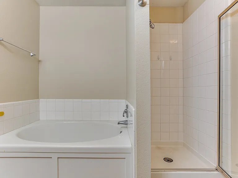 404 Oxford Dr — Photo 24