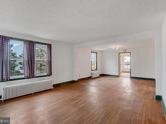 4th image of 872 Grandview Rd