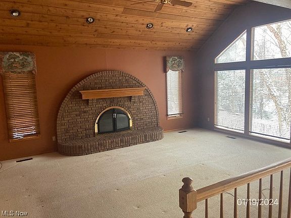 3rd image of 6868 Creekwood Ln