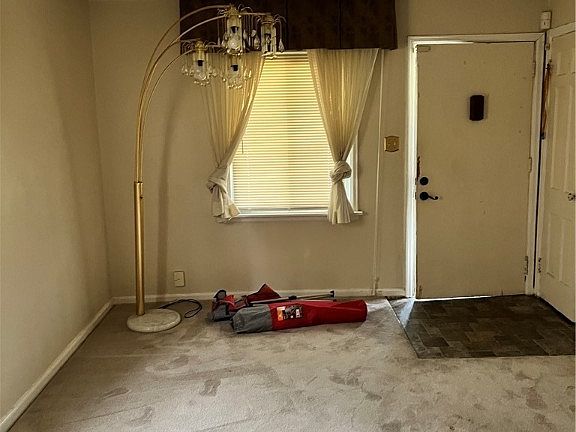 5th image of 617 Osmond Ave