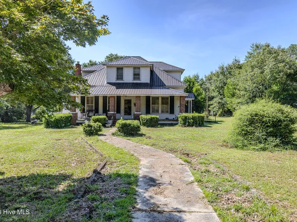 602 E Gertrude Street, Fairmont, NC 28340