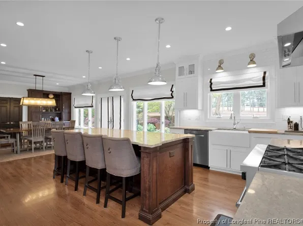 1208 Longleaf Dr, Fayetteville, NC 28305