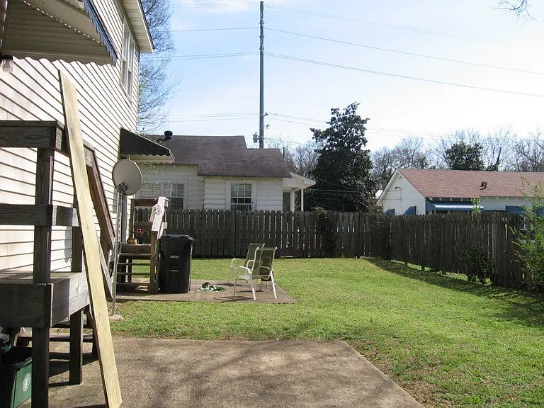 1103 Avenue A NE — Photo 7