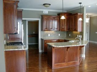 911 NW 94th Ter, Kansas City, MO 64155