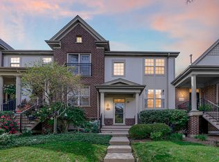 2537 Waterbury Ln, Buffalo Grove, IL 60089