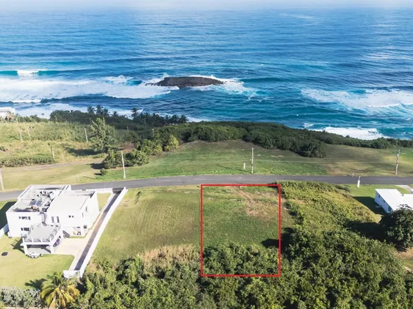 8 Calle Linda Mnr, Manati, PR 00674