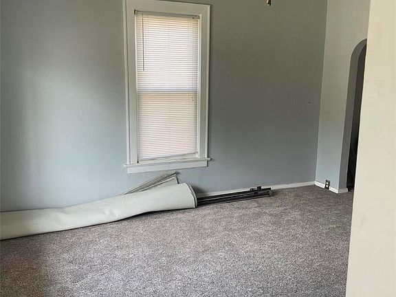 3rd image of 2236 Lee Ave