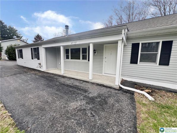 6752 Old Grange Rd, Slatington, PA 18080