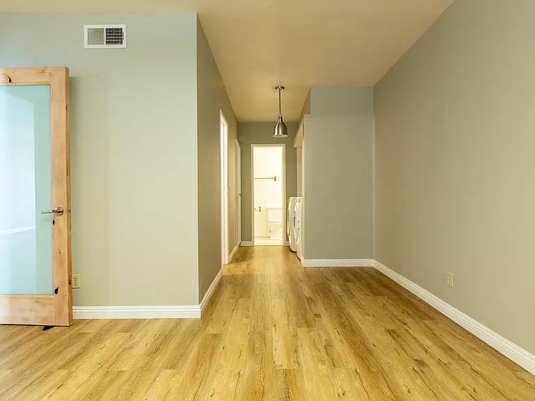 5125 Harold Way #202 — Photo 12