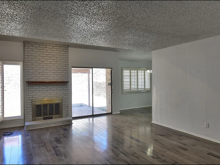 7113 Orizaba Ave — Photo 6