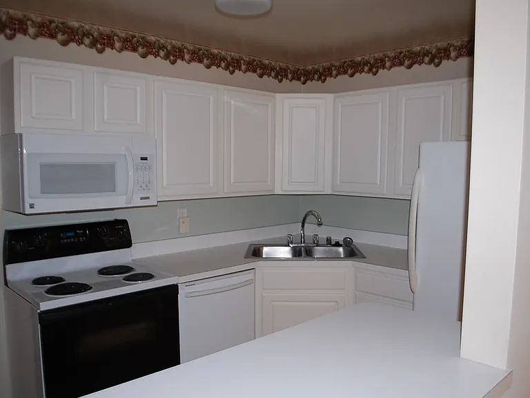 110 Seevue Ct #C — Photo 2