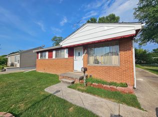 28012 Gladstone St, Saint Clair Shores, MI