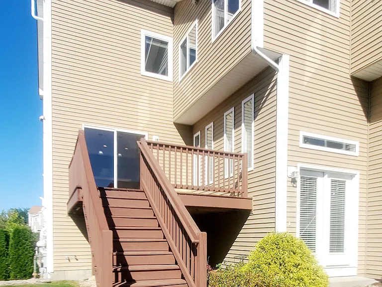 22 John Hancock Dr — Photo 33