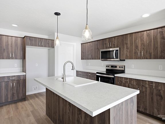 4th image of 2383 W Fallon Loop