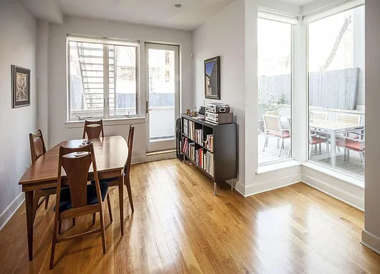 Sold by Warburg | media 7