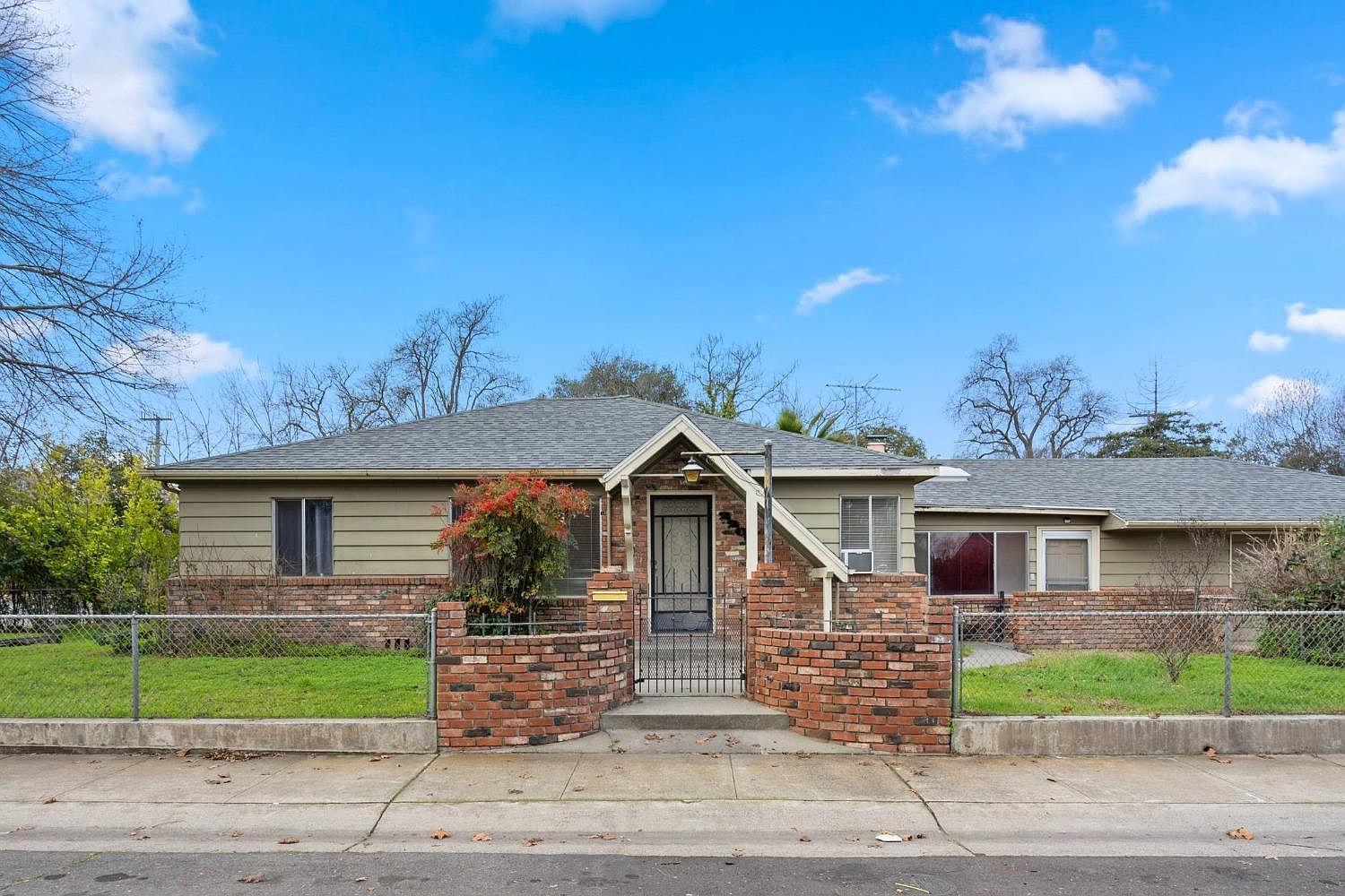 2201 Edgewater Rd, Sacramento, CA 95815 | Zillow