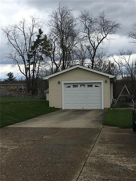 2nd image of 207 Barbara Dr