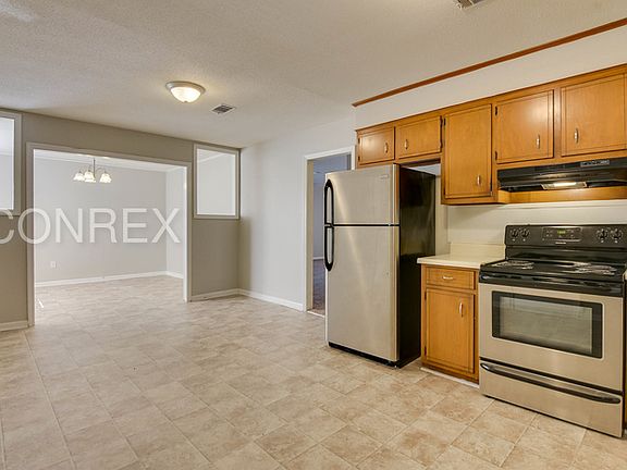 3rd image of 2650 Cranbrook Dr