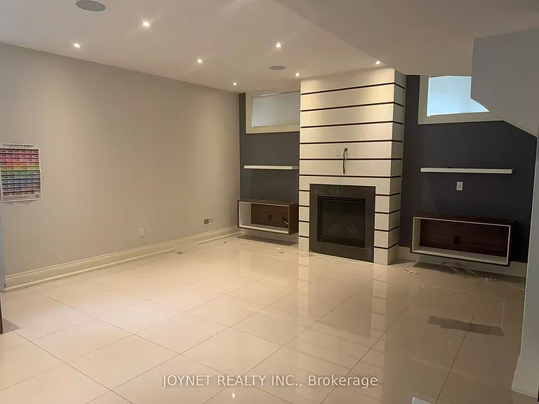 119 Patricia Ave #BASEMENT — Photo 1