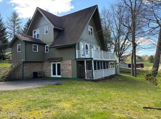 250 E Hillcrest Dr, Mountain City, TN 37683