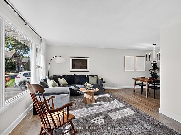 4th image of 181 Wellington St
