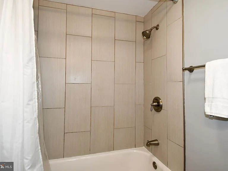 1643 Montello Ave NE #4 — Photo 15