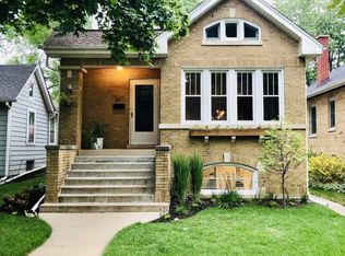 2611 Thayer St, Evanston, IL
