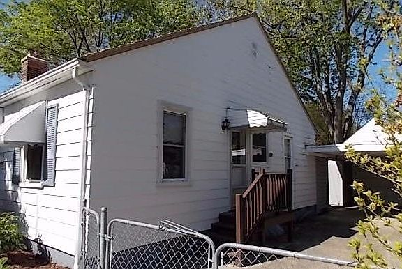 4th image of 709 Carver St