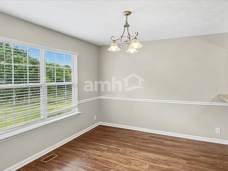 2053 Leefield Dr — Photo 5