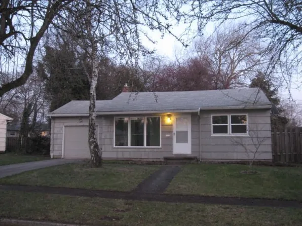 4700 SW Larch Dr, Beaverton, OR 97005