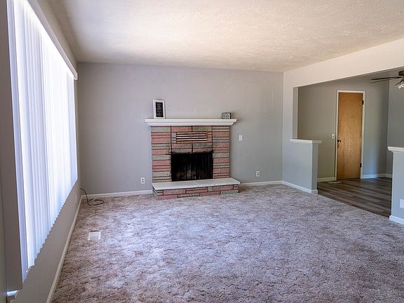 4th image of 1921 Regina Way