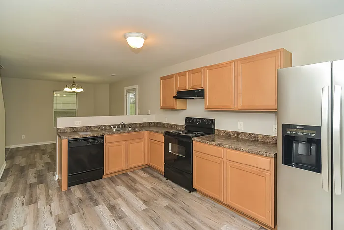 130 Dormont Dr NE — Photo 5