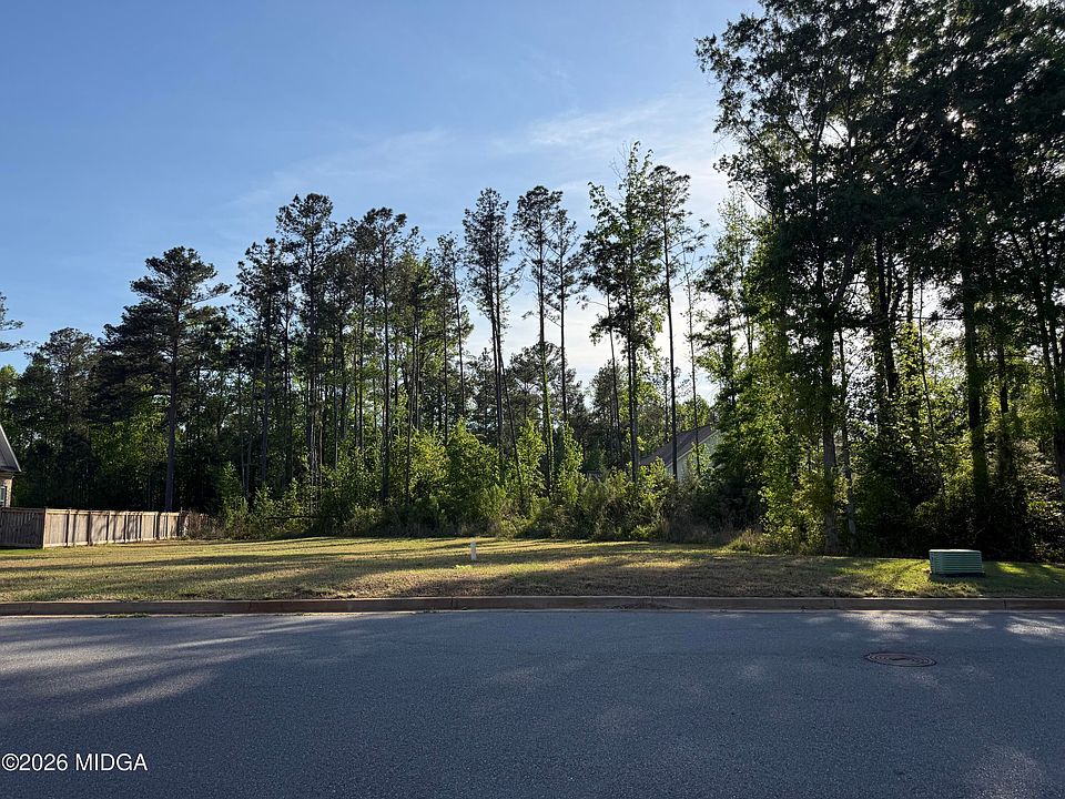1st image of 101 Camden Trce
