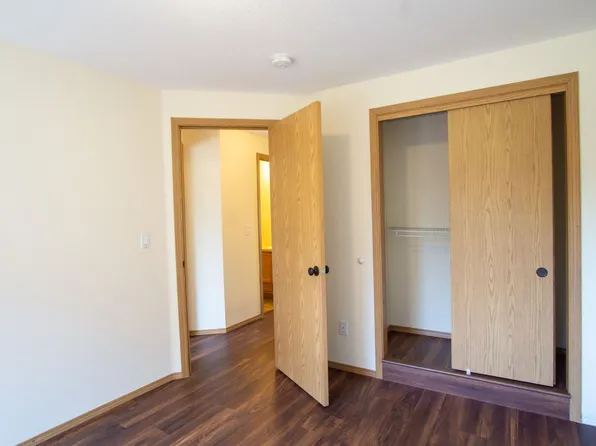 Great Piedmont 3 Bdr Townhouse w/Fireplace, DW + Garage!, 767 NE Stafford St, Portland, OR 97211