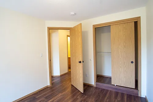 Great Piedmont 3 Bdr Townhouse w/Fireplace, DW + Garage! Photo 1