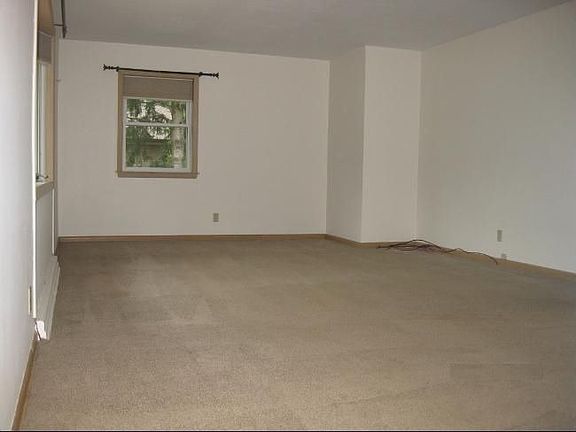5th image of 6150 N Bridgewood Ln