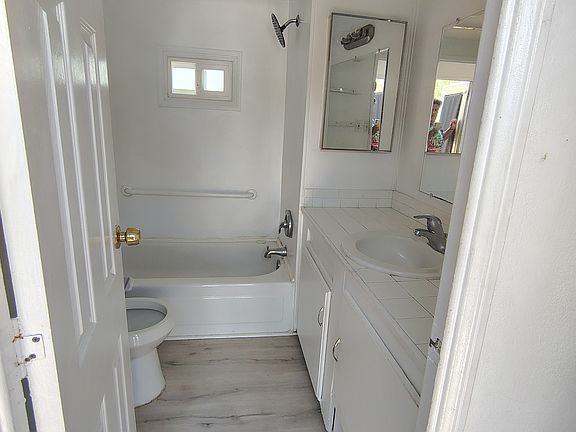 2nd image of 501 S Mistletoe Ave #32