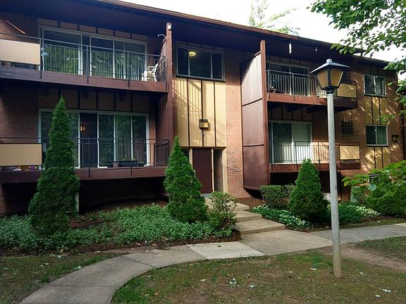 4th image of 10169 Fair Woods Dr #305