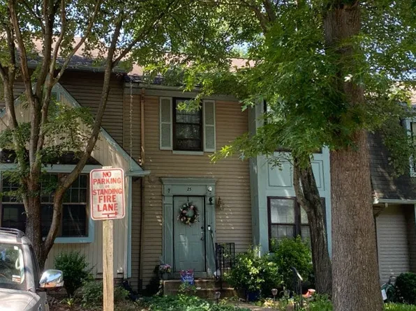 25 Nicholson Ct, Sterling, VA 20165