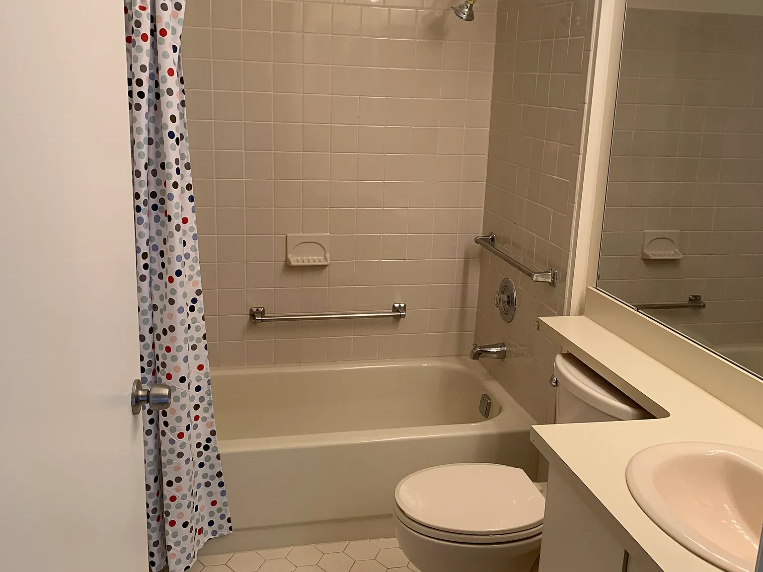 2 bed, 1011 sqft, $2,350 — Photo 1