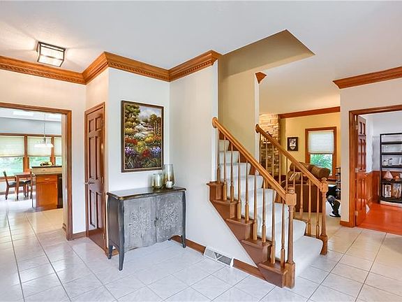 2nd image of 319 Heather Hill Dr