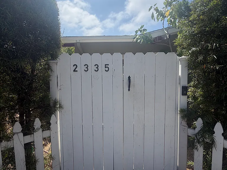 2335 Chapala St — Photo 30