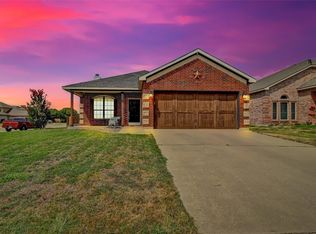 2001 Ridgeview Ct, Sanger, TX 76266