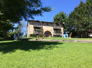 180 Manor Dr APT 4, Wellsburg, WV 26070